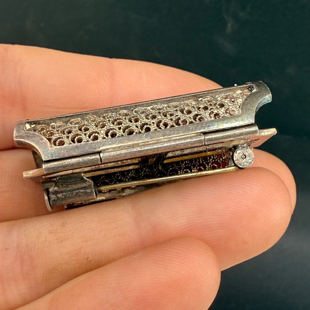 Vintage Sterling Silver Brooch Vinaigrette Japanese Export - Picture 7 of 13